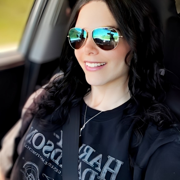 Meet your Posher, Ashley - Picture 6 of 6